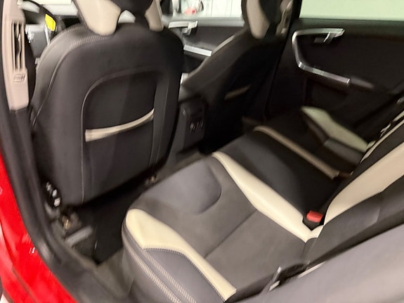 Volvo V60 14 of 15