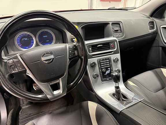 Volvo V60 8 of 15