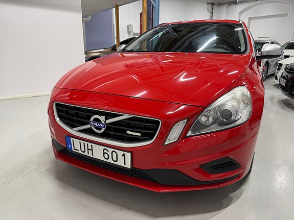 Volvo V60 2 of 15