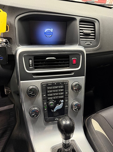 Volvo V60 10 of 15