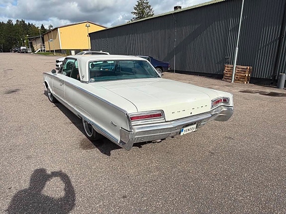 Chrysler Newport 8 of 22