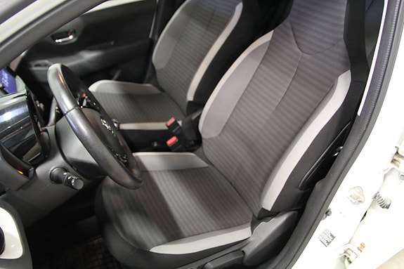 Toyota Aygo 10 of 20