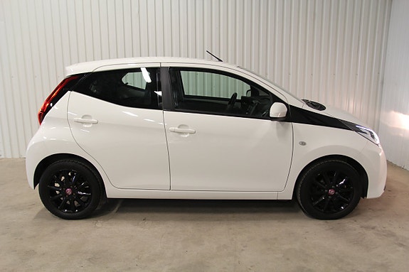 Toyota Aygo 5 of 20