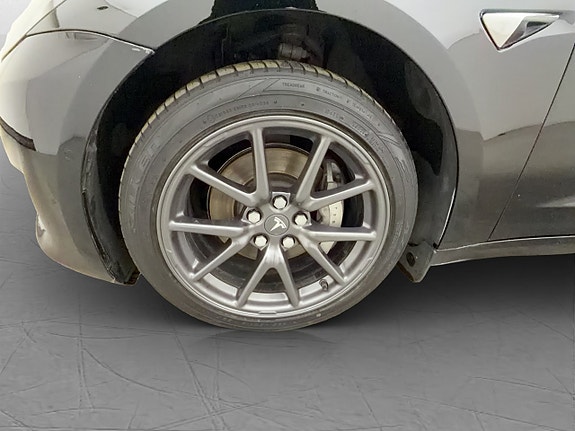 Tesla Model 3 30 of 30