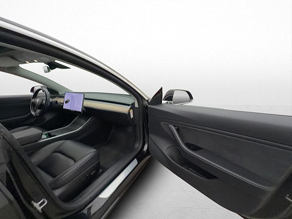 Tesla Model 3 26 of 30
