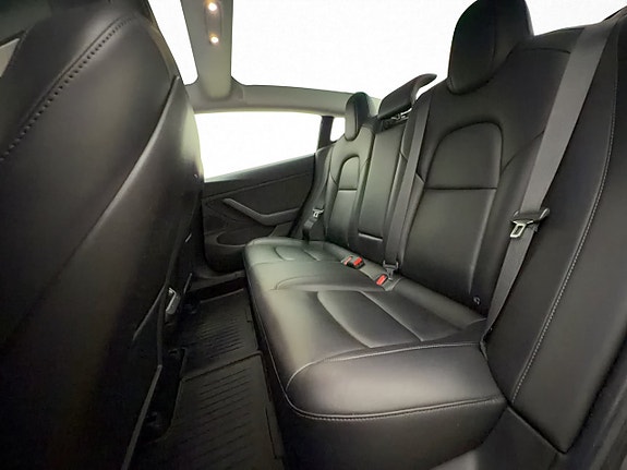 Tesla Model 3 27 of 30