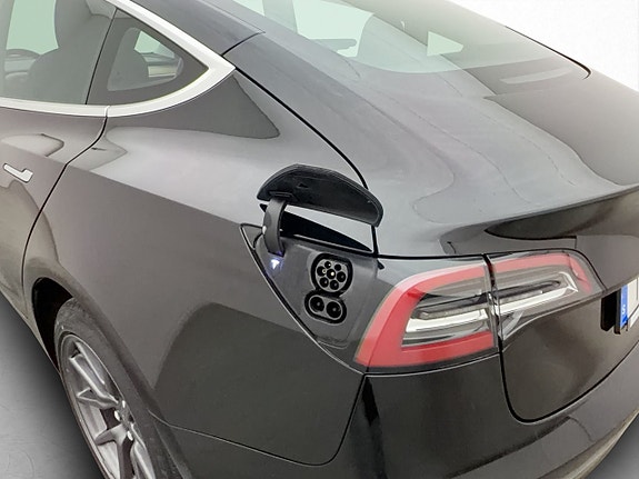 Tesla Model 3 29 of 30