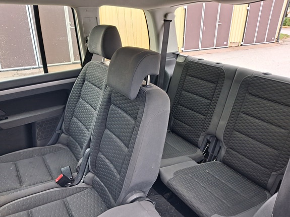 Volkswagen Touran 5 of 5