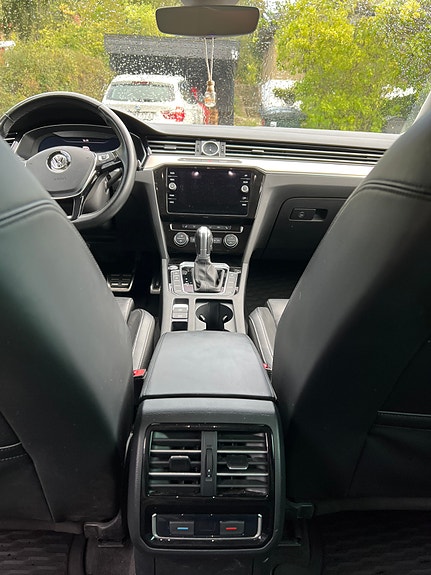 Volkswagen Passat Alltrack 7 of 13