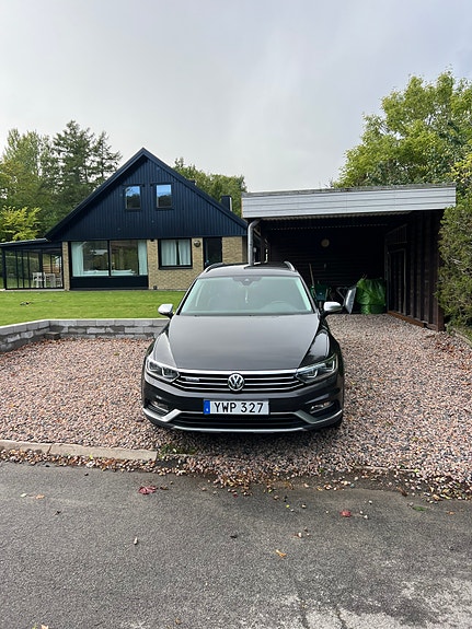 Volkswagen Passat Alltrack 3 of 13
