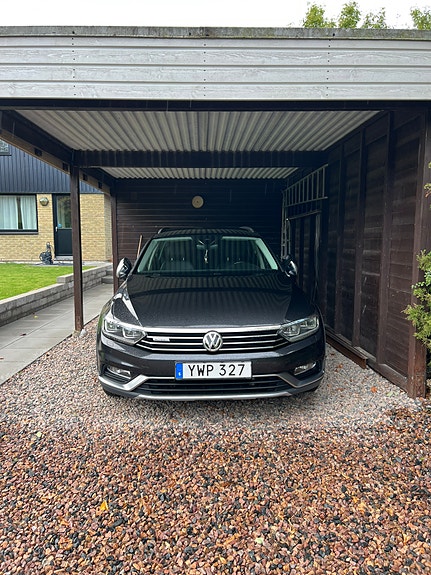 Volkswagen Passat Alltrack 11 of 13