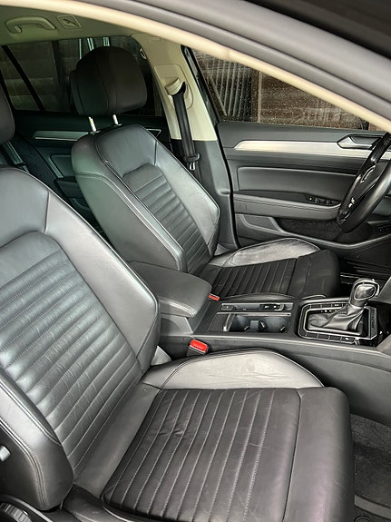 Volkswagen Passat Alltrack 10 of 13