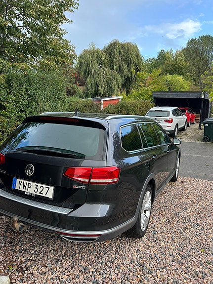 Volkswagen Passat Alltrack 5 of 13