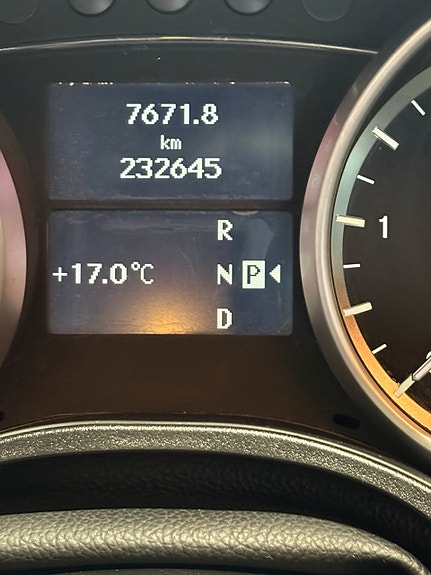 Mercedes-Benz ML300 5 of 10