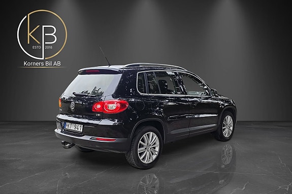 Volkswagen Tiguan 3 of 12