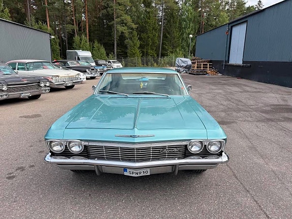 Chevrolet Impala 9 of 26