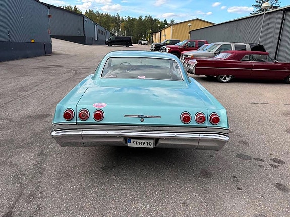 Chevrolet Impala 10 of 26