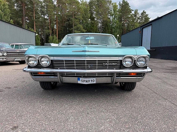 Chevrolet Impala 7 of 26