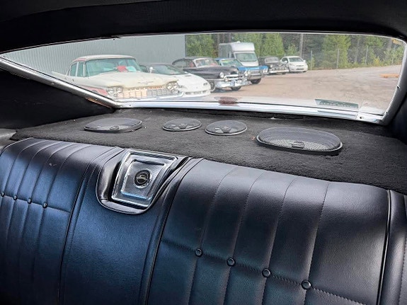 Chevrolet Impala 20 of 26