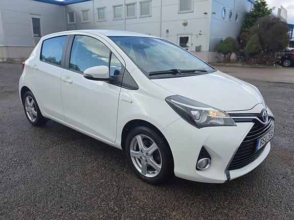 Toyota Yaris 12 of 18