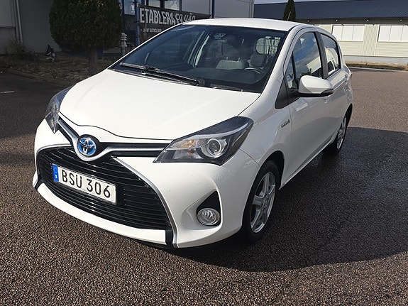 Toyota Yaris 14 of 18