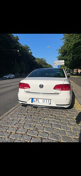 Volkswagen Passat 5 of 10
