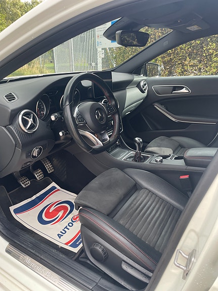 Mercedes-Benz A180 4 of 6