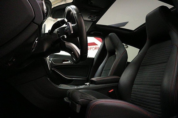 Mercedes-Benz CLA200 8 of 10