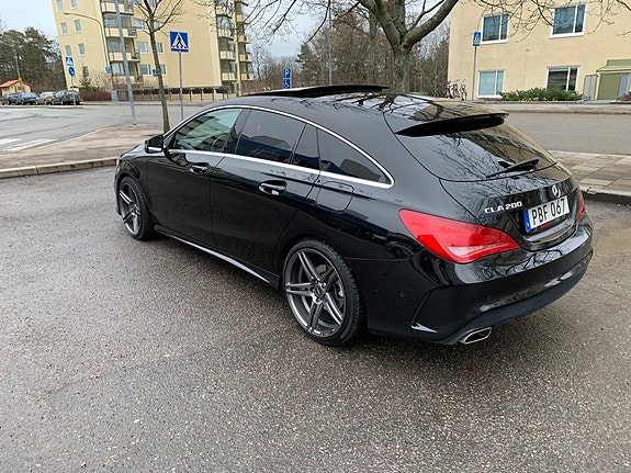 Mercedes-Benz CLA200 2 of 10