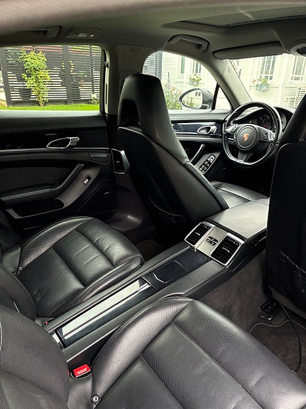 Porsche Panamera 4S 7 of 7