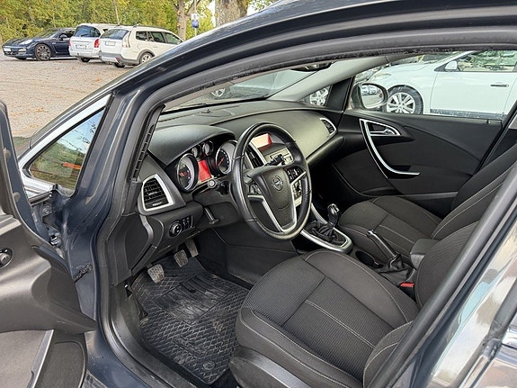 Opel Astra 12 of 19