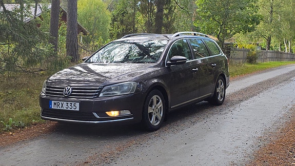 Volkswagen Passat 2 of 5