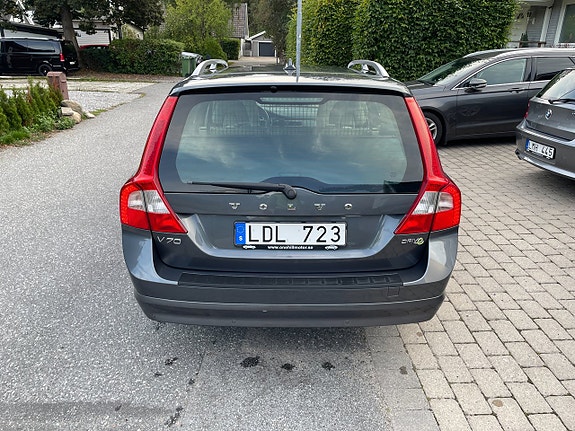 Volvo V70 7 of 23