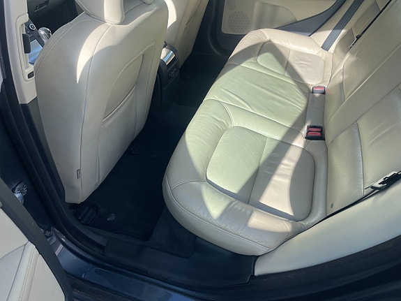 Volvo V70 17 of 23