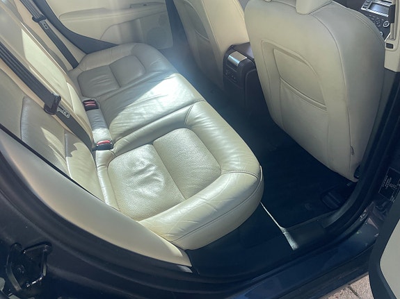 Volvo V70 19 of 23