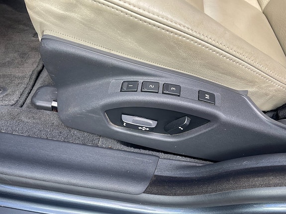 Volvo V70 14 of 23