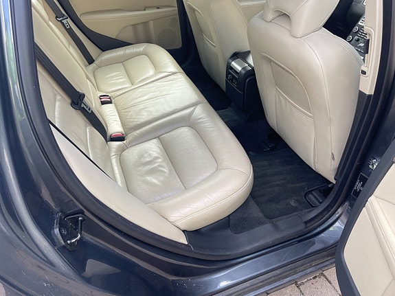Volvo V70 18 of 23