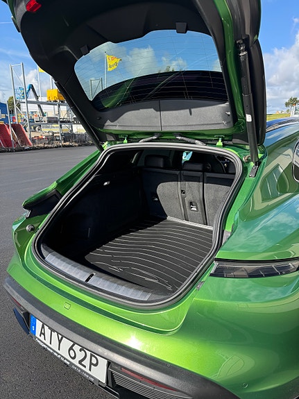 Porsche Taycan 4S 8 of 9