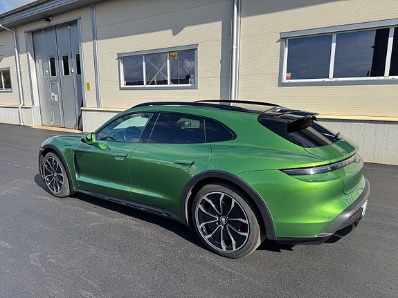 Porsche Taycan 4S 4 of 9