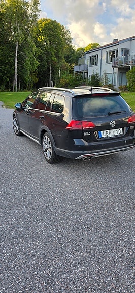 Volkswagen Golf Alltrack 4 of 6