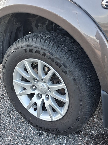 Mitsubishi L200 2 of 11