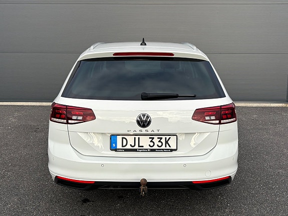Volkswagen Passat 4 of 25