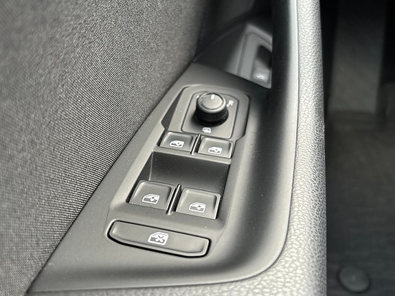 Volkswagen Passat 24 of 25