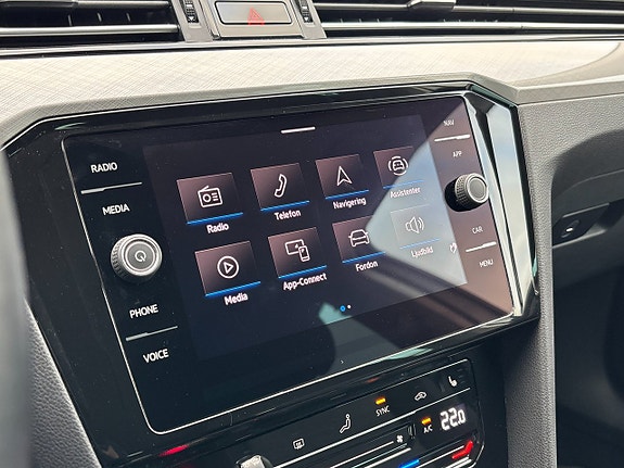 Volkswagen Passat 15 of 25