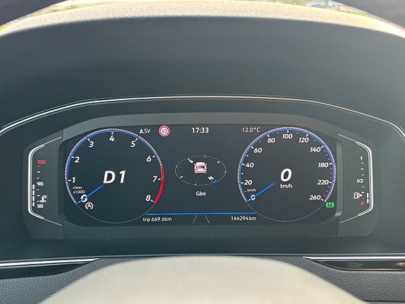 Volkswagen Passat 21 of 25