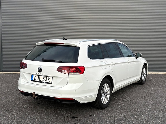 Volkswagen Passat 5 of 25