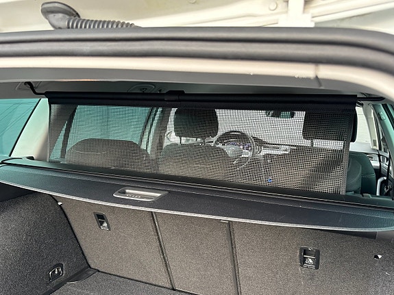Volkswagen Passat 17 of 25