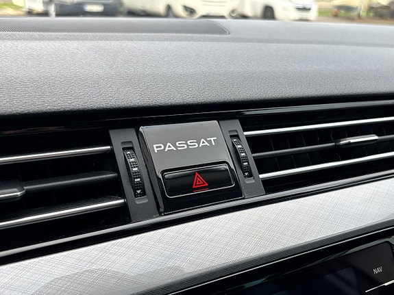 Volkswagen Passat 25 of 25