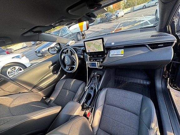 Toyota Corolla 7 of 11