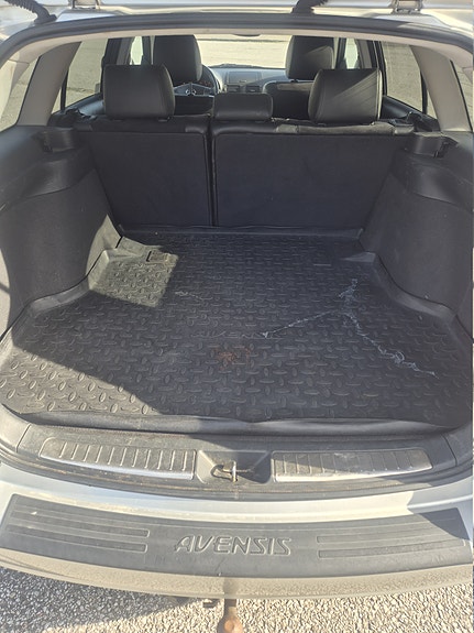 Toyota Avensis 5 of 6